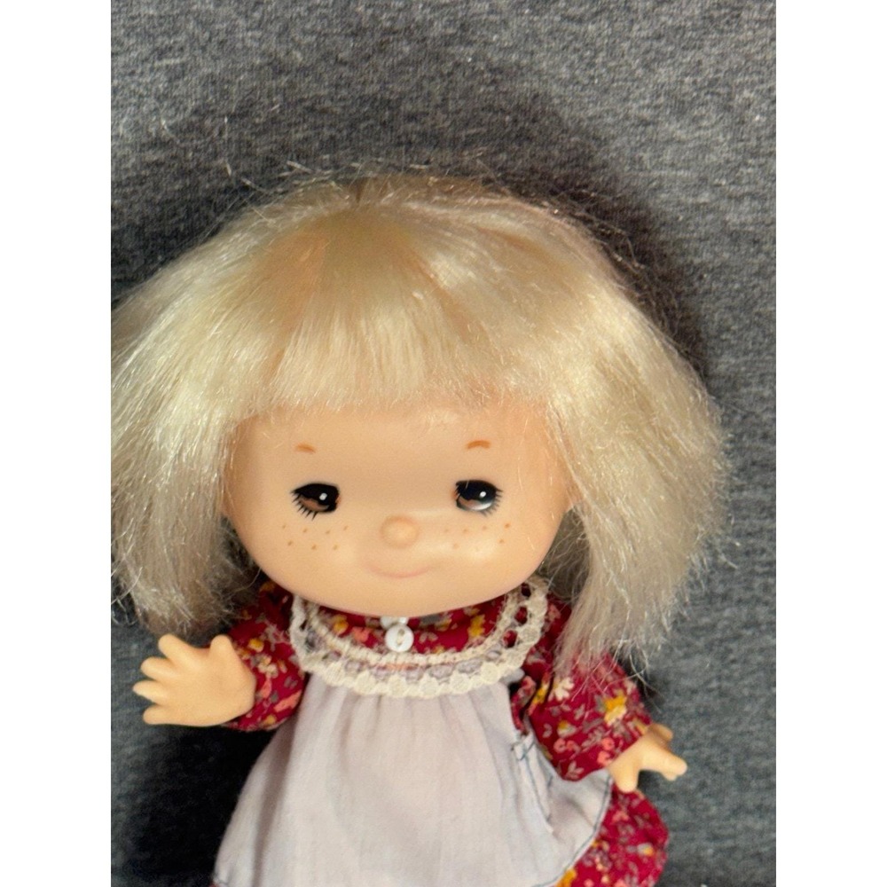 1976 KTC Knickerbocker "Holly Hobbie" oversized head companion doll